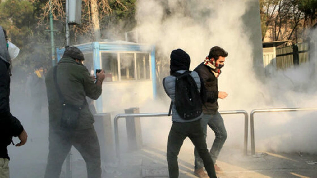 Proteste violente în Iran: Ayatollahul Ali Khamenei acuză duşmanii ţării că alimentează incidentele din republică
