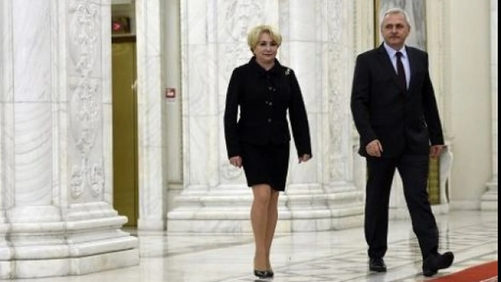 Bloomberg: Guvernul României a ales un moment nepotrivit să-şi ia ochii de la economie