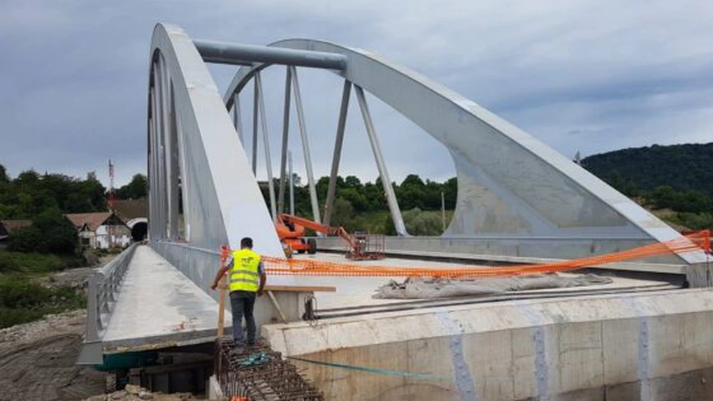 Şeful CFR SA cere constructorului FCC Azvi să finalieze, în iulie, podul feroviar peste Târnava Mare