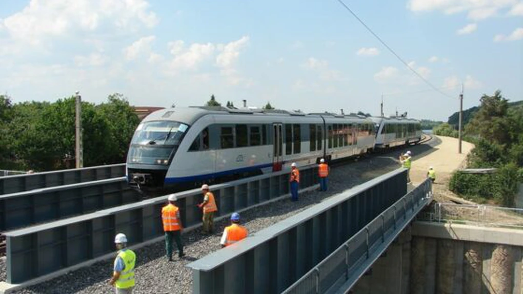 CFR SA a redeschis circulaţia feroviară pe podul de la Mogoşoaia FOTO