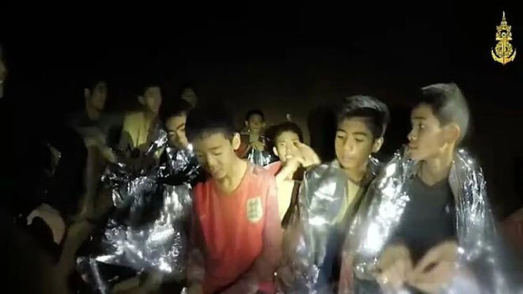 Ultima oră: Thailanda - Patru copii au fost salvaţi din peştera inundată