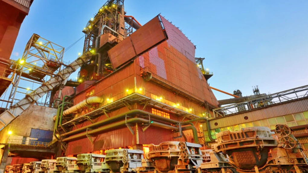 Indienii care au cumpărat combinatul ArcelorMittal din Galaţi investesc 300 de milioane de euro în repornirea unui alt furnal