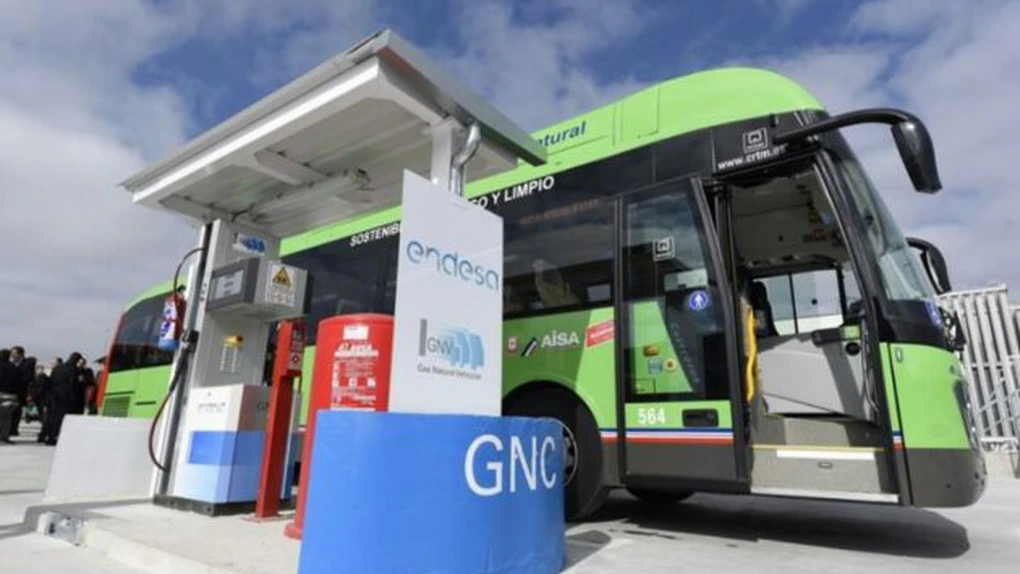 Primăria Iaşi vrea să cumpere 64 de autobuze GNC cu fonduri de la Administraţia pentru Mediu