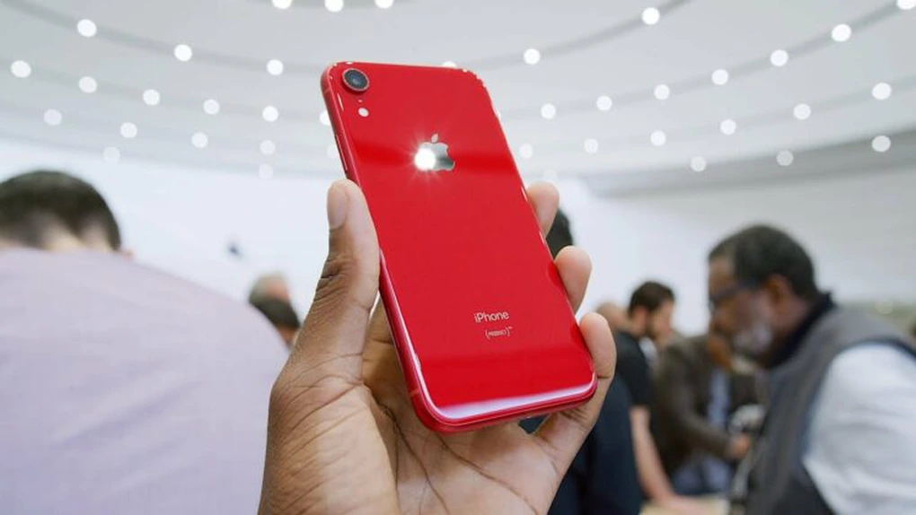Apple a anulat planurile de a creşte ritmul de producţie al telefoanelor low-cost iPhone XR