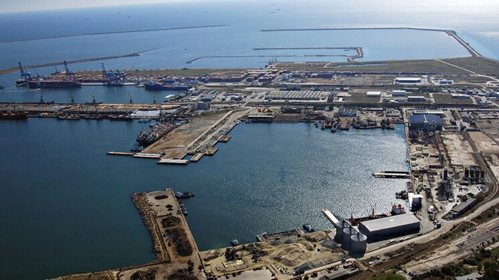 Administraţia Porturilor Maritime Constanţa: a început ecologizarea portului Midia. Se intervine pentru recuperarea cadavrelor de animale
