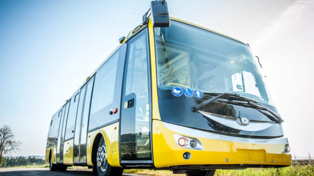 Primul oraş din România care cumpără autobuze electrice cu bani europeni. A semnat contractul pentru 20 de vehicule nepoluante FOTO VIDEO