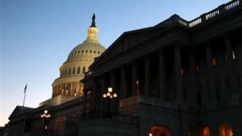 SUA - Congresul a depăşit un prim obstacol pentru a evita un shutdown