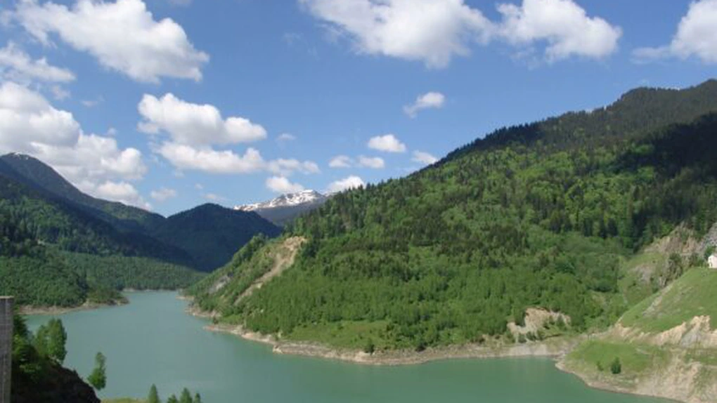 Hidroelectrica scoate la licitație retehnologizarea hidrocentralei Râul Mare-Retezat. Este a doua mare centrală hidro de pe râurile din România