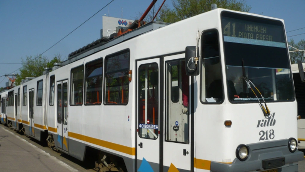 Circulaţia tramvaielor 41 blocată luni dimineaţa tip de 65 de minute