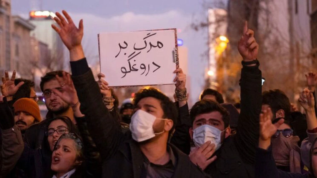 Trump îi atenţionează pe liderii iranieni: nu vă mai ucideţi protestatarii