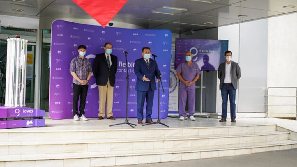 Un robot de dezinfecţie românesc donat de BCR a intrat în teste la Spitalul Universitar din Bucureşti