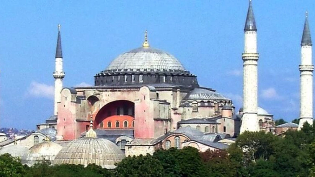 Decizia Turciei de a transforma în moschee fosta bazilică Sfânta Sofia riscă să declanşeze tensiuni între Ankara şi Atena