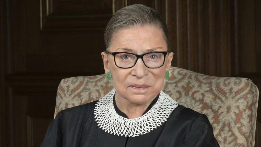 A murit Ruth Ginsburg, unul dintre judecătorii liberali ai Curții Supreme a SUA. E de așteptat ca Trump să desemneze un conservator în locul ei