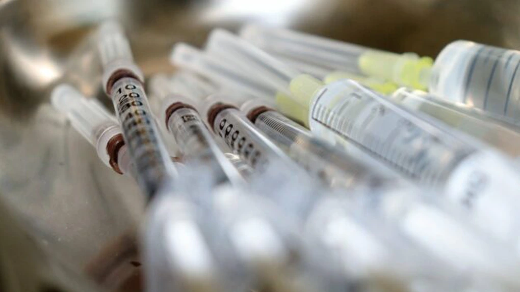 Tătaru: Guvernul a aprobat normele privind autorizarea, organizarea şi funcţionarea centrelor de vaccinare împotriva COVID-19