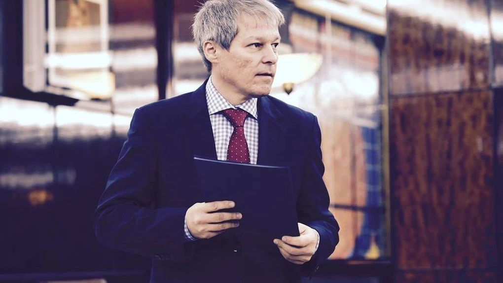 Dacian Cioloş a fost ales în funcția de președinte al USR PLUS