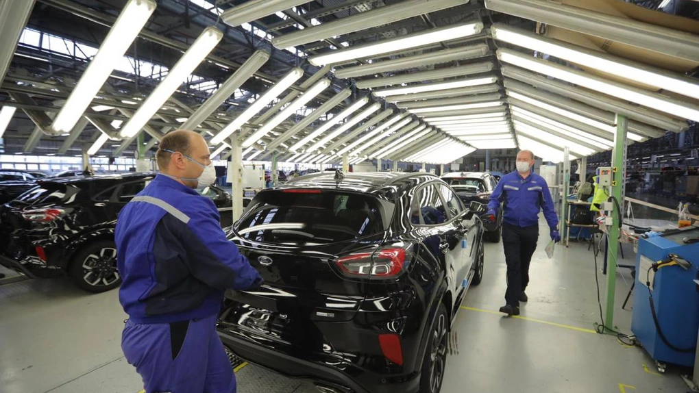 Ford Craiova oprește producția 8 zile din cauza lipsei de semiconductori