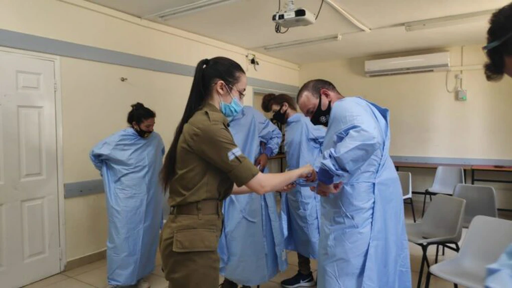 Israelul reduce la cinci zile carantina pentru persoanele asimptomatice bolnave de COVID-19