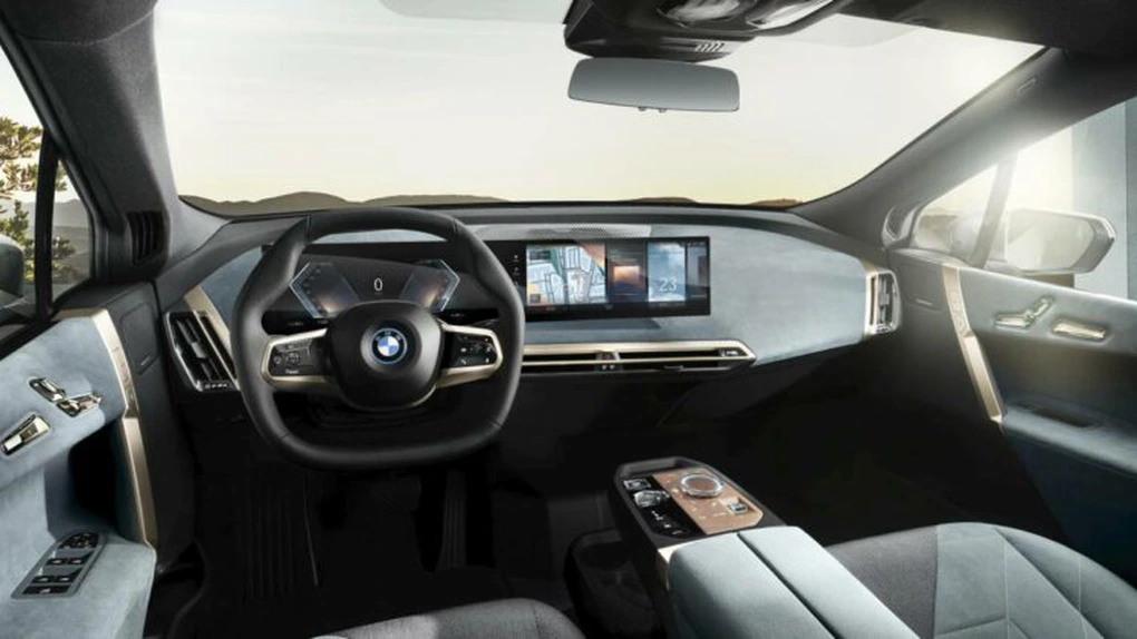 Vehiculele BMW vor avea un nou iDrive spre finalul acestui an. Sistemul debutează pe modelul iX