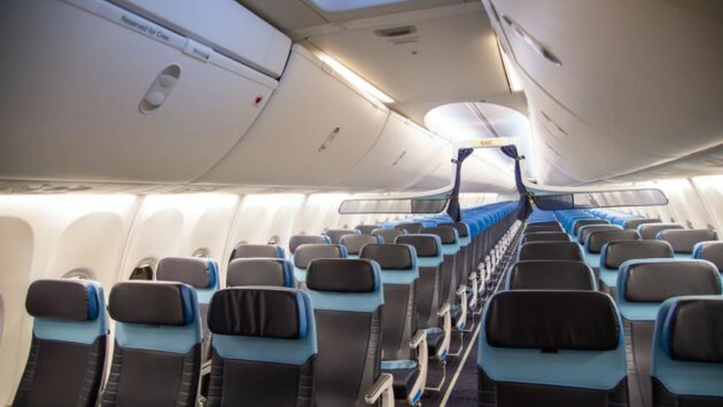 KLM schimbă interiorul cabinelor pentru 14 aeronave Boeing 737-800