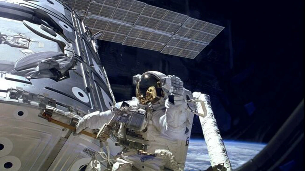 Astronauții de la bordul Stației Spațiale Internaționale au realizat a 240-a ieșire în spațiu