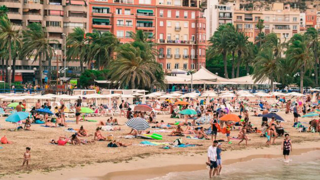 Cele mai ieftine bilete de avion spre plajele din Spania