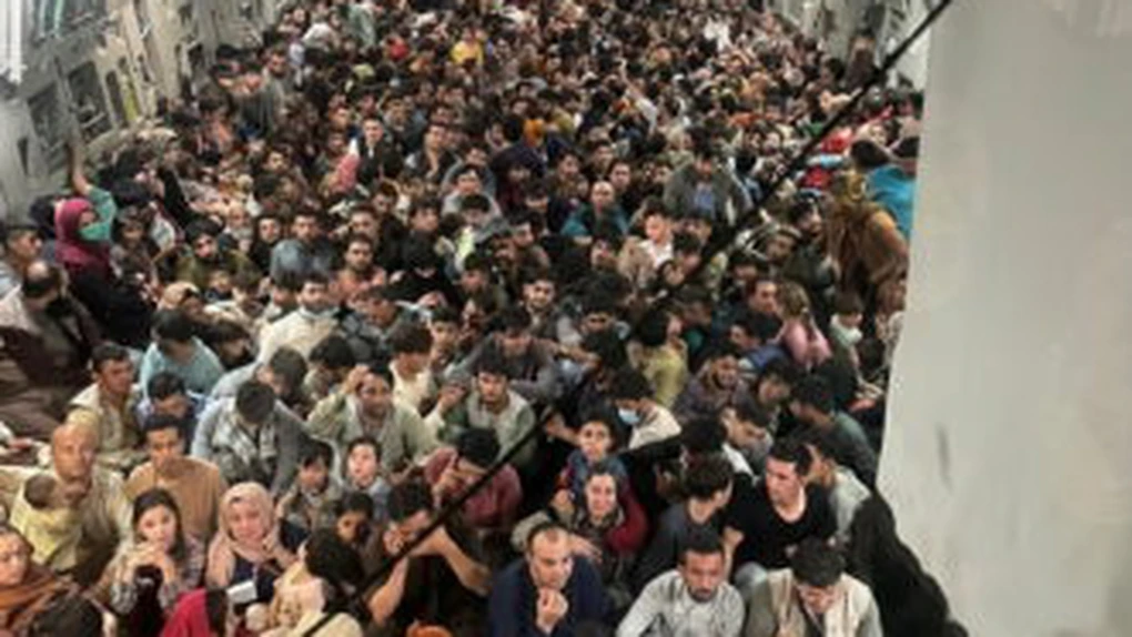 Statele Unite  vor testa de COVID-19 toate persoanele evacuate din Afganistan