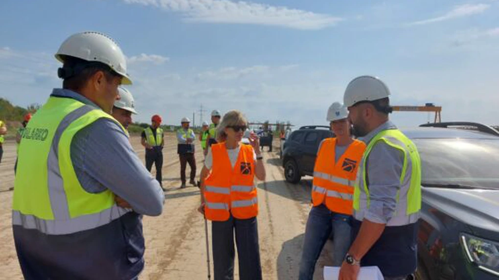 Șefa autostrăzilor, în vizită pe A0, cere urgentarea autorizării balastierelor: Lipsa agregatelor întârzie proiectele