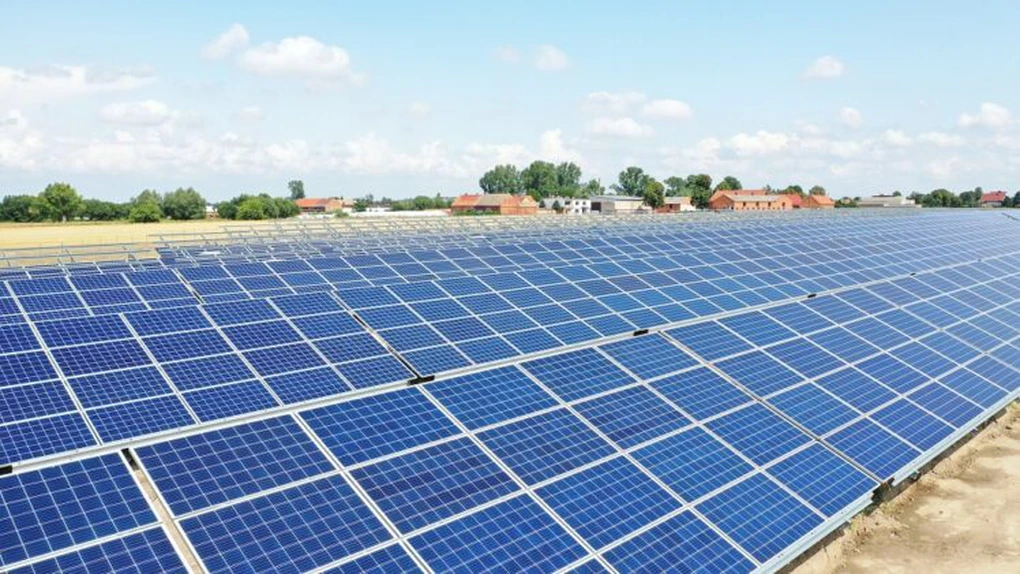 Photon Energy demarează construcția primei sale centrale fotovoltaice din România, 5,7 MW în Arad. Vizează 32 MW construiți până la sfârșitul anului