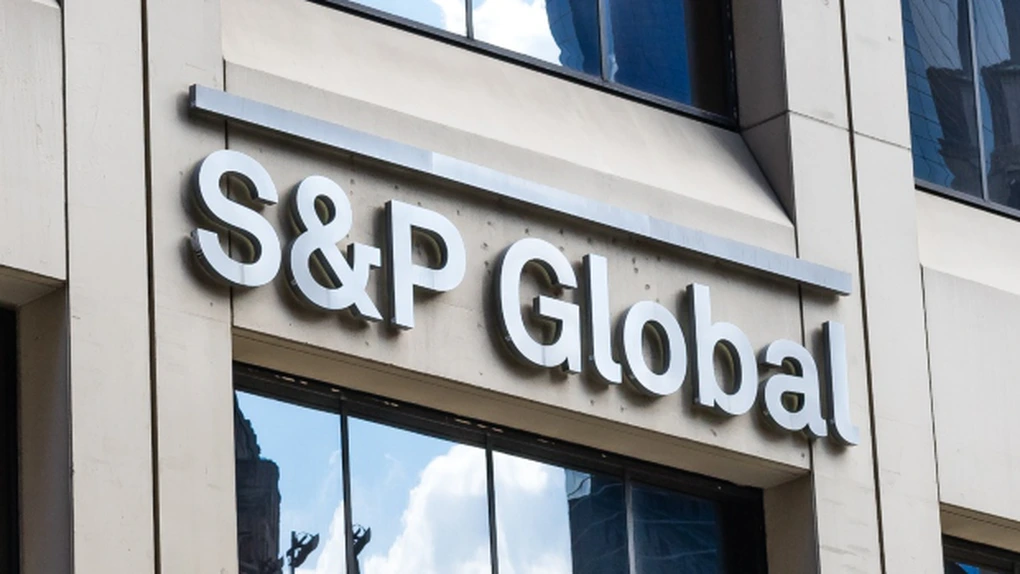 Agenția S&P Global avertizează că majorarea dobânzilor de referință va pune presiune pe ratingurile suverane