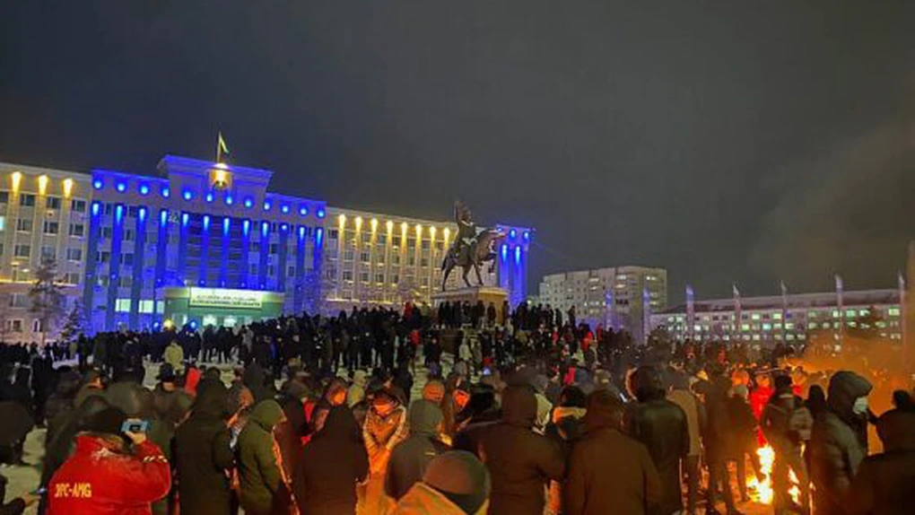 Kazahstanul a decretat starea de urgență ca urmare a protestelor violente care au cuprins țara