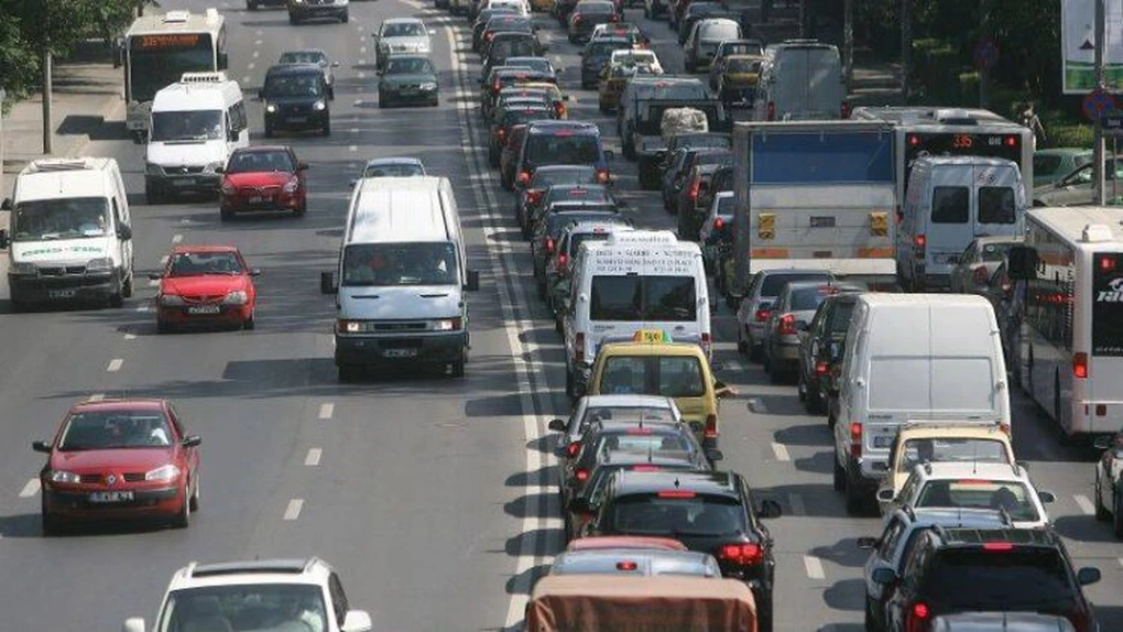 Traficul din București a revenit oficial la valorile de dinaintea pandemiei. Câte ore pierd anual șoferii în trafic - raport