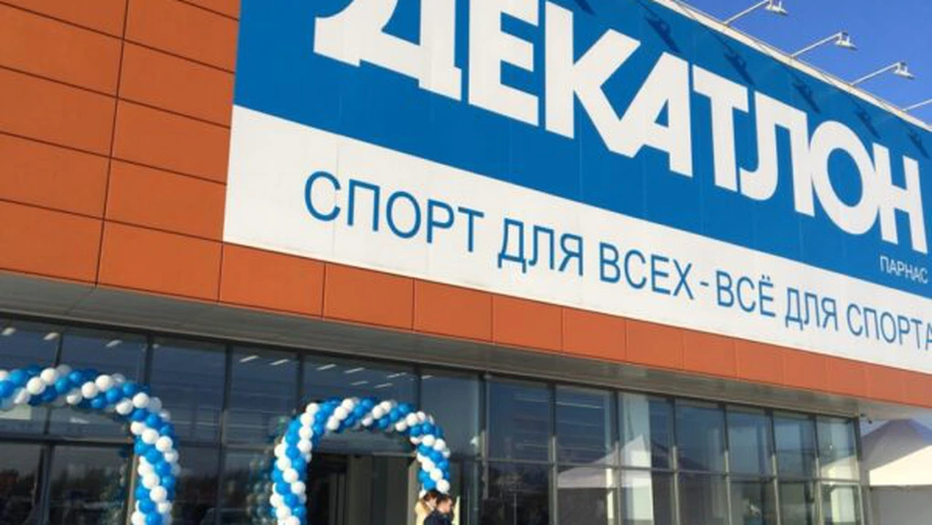 Retailerii care rămân în Rusia sunt criticaţi în Europa de Est