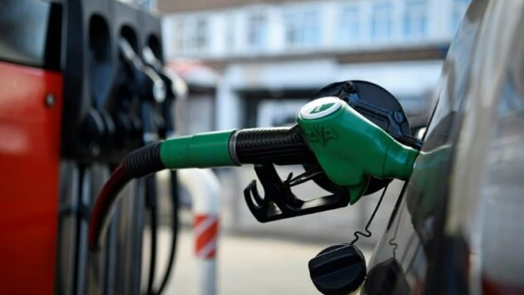 Guvernele caută soluţii pentru a atenua impactul creşterii preţurilor carburanţilor la niveluri record