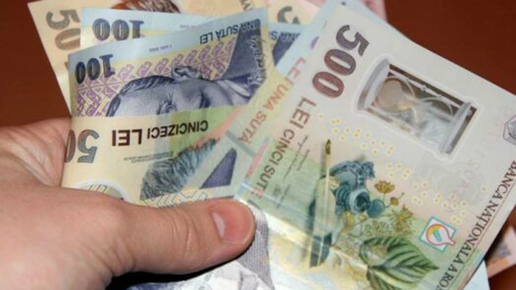 Românii au început să pună bani deoparte pentru zile negre - sondaj CEC Bank