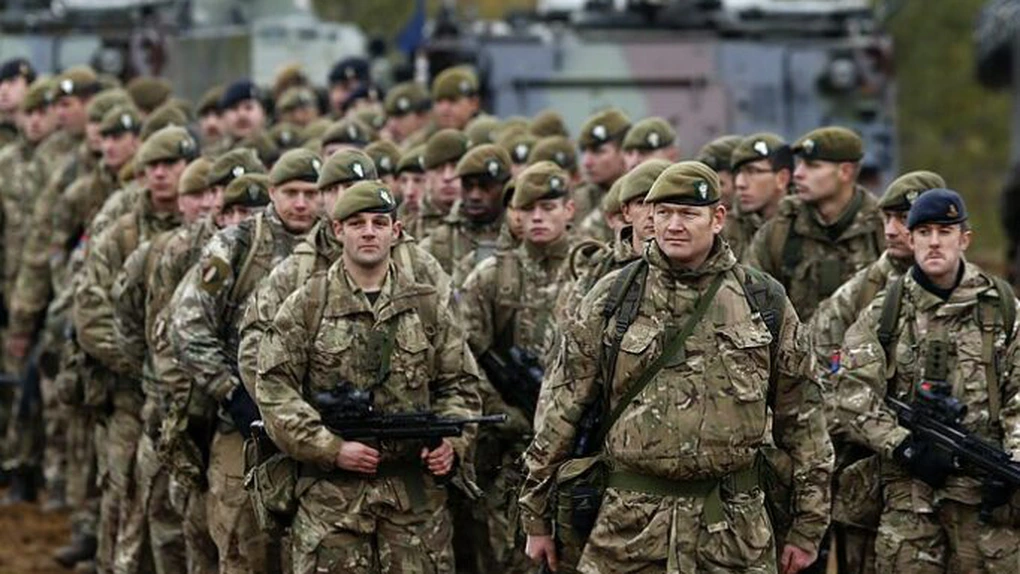 Aproximativ 8.000 de soldaţi britanici, desfăşuraţi în această vară în Europa de Est