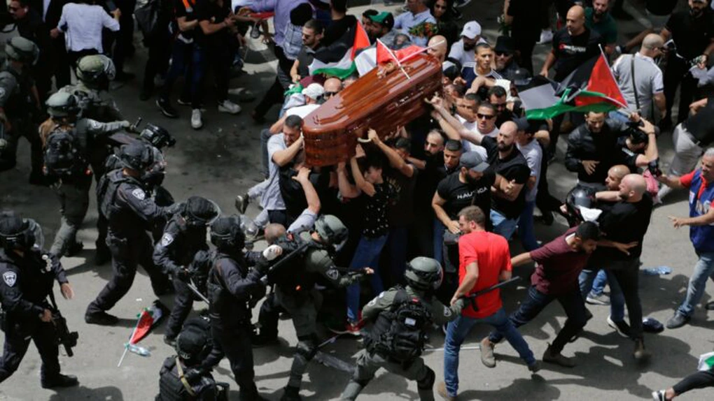 Israelul va ancheta acțiunea poliției din timpul înmormântării jurnalistei Shireen Abu Akleh (Video)