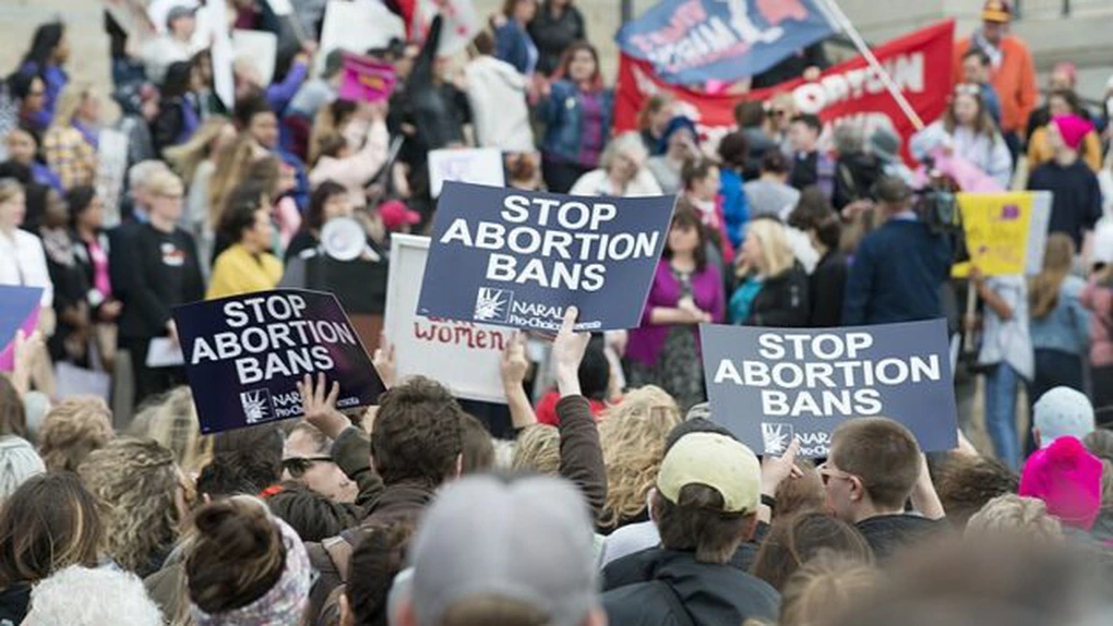 Update: Reacția lui Biden. Curtea Supremă a Statelor Unite anulează dreptul garantat al femeilor la avort