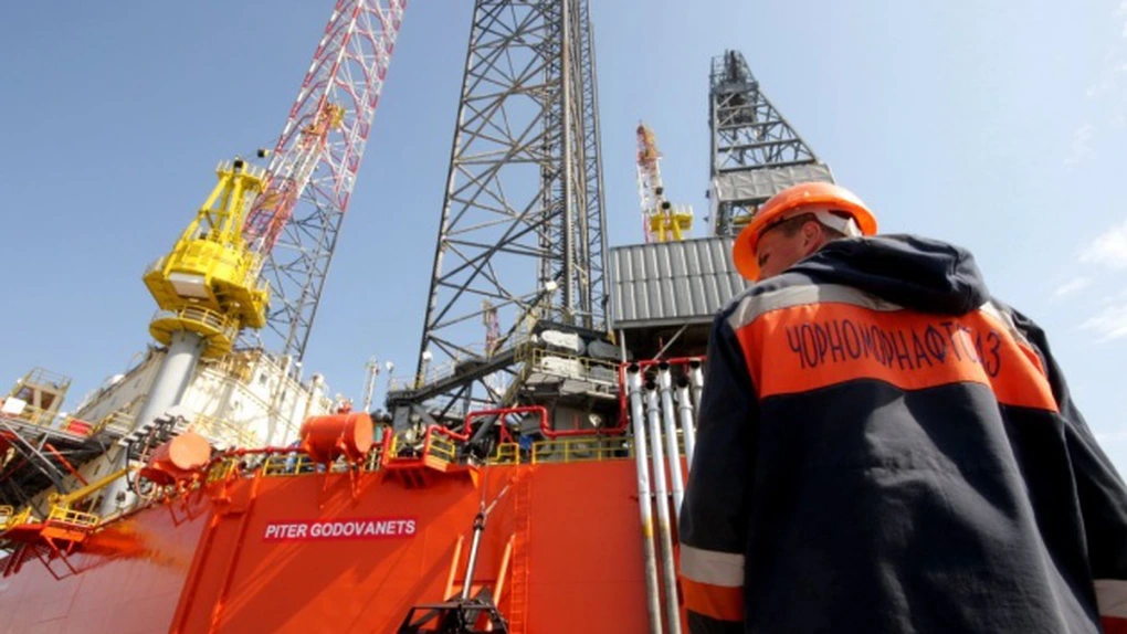 Noi tensiuni în Marea Neagră: Ucrainenii au atacat platforme petroliere operate de ruși