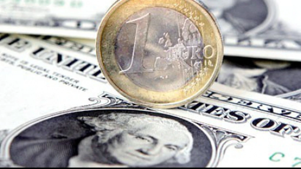 Euro a a ajuns la paritate cu dolarul pentru prima dată după 2002