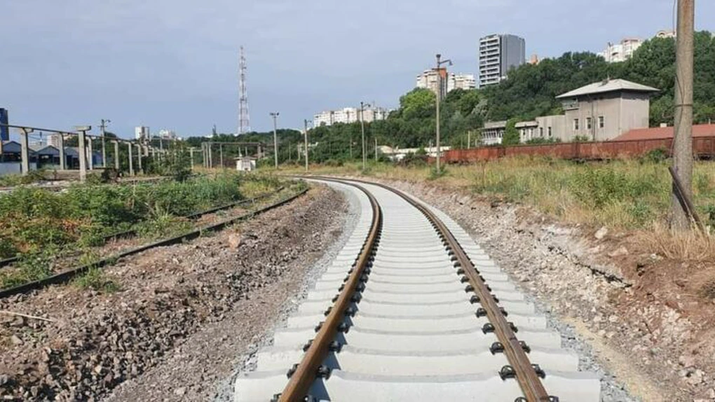 Calea ferată București - Videle: Trei oferte pentru eliminarea restricțiilor de viteză pe 11 loturi