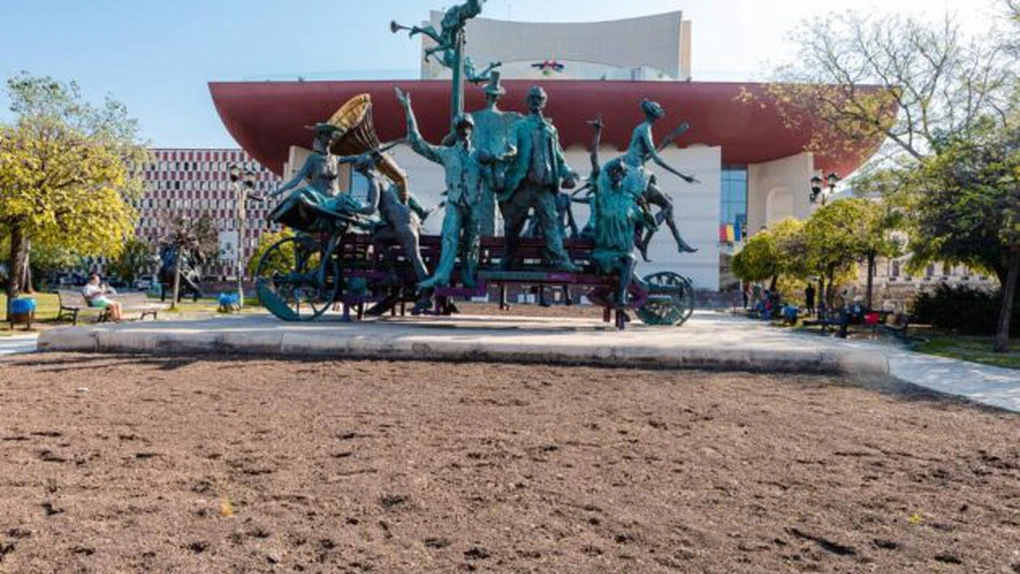 ALPAB a început lucrările de amenajare a spațiului din fața Teatrului Național. Mobilierul urban va fi înlocuit și aleile reparate