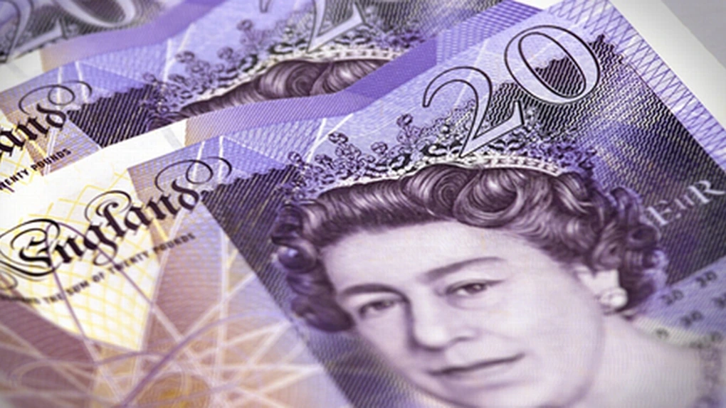 Lira sterlină s-a depreciat în raport cu dolarul, imediat după măsurile radicale anunțate de Guvernul britanic pentru stimularea economiei