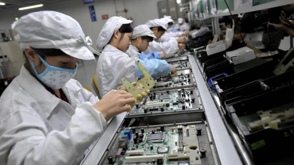 Valoarea acțiunilor Apple a scăzut în contextul protestelor angajaților de la fabrica Foxconn din China, singura în care se produc modele premium de iPhone