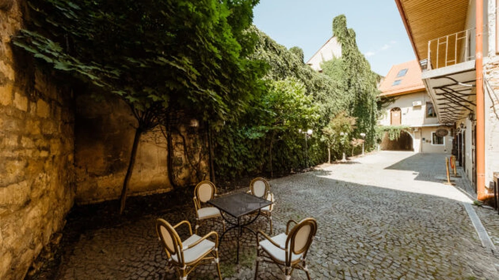 Palat vechi de peste 500 de ani din centrul Clujului, scos la vânzare. Cum arată proprietatea istorică