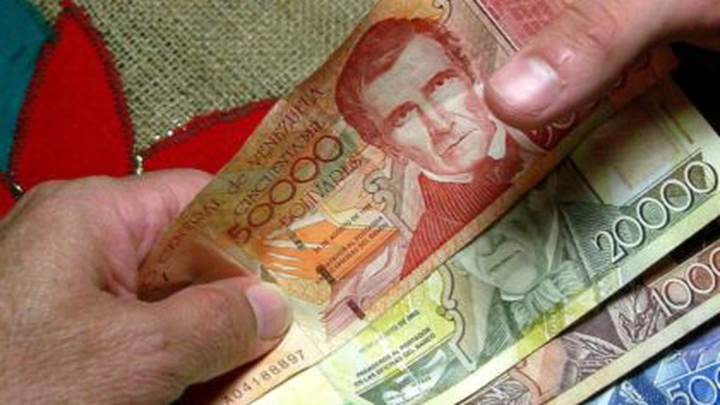 Venezuela își apără moneda „în faţa asaltului dolarului criminal”