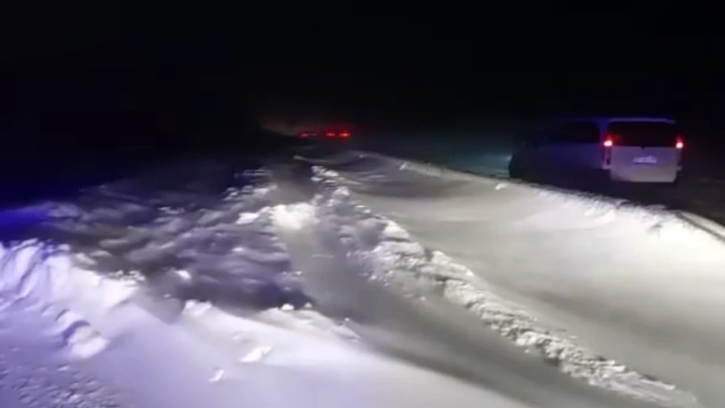 Update 6: Nouă drumuri naţionale, închise din cauza condiţiilor meteo. Restricţii de trafic pe alte artere rutiere