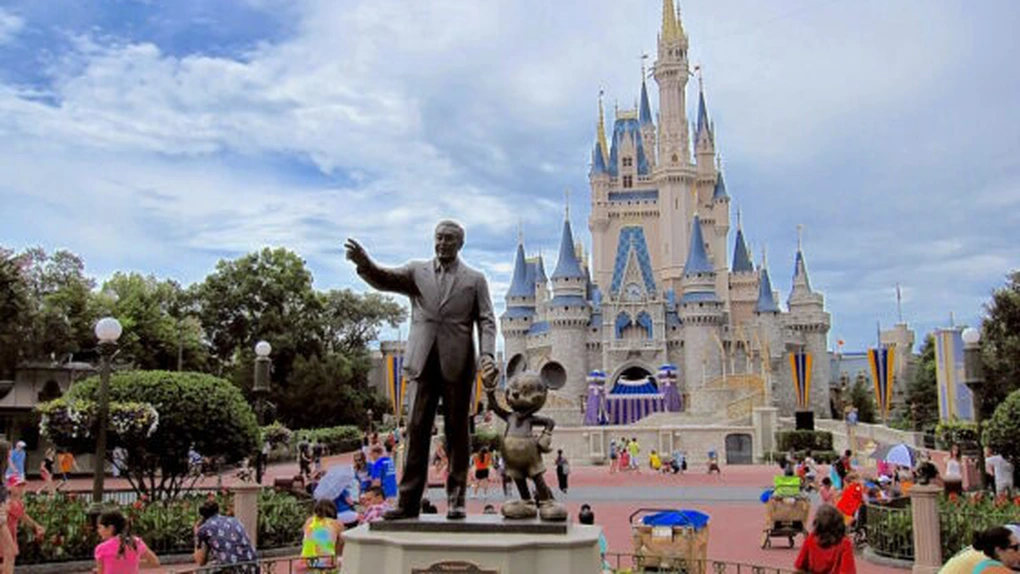 Sute de salariaţi de la Disneyland Paris au intrat în grevă pentru a obţine salarii mai mari