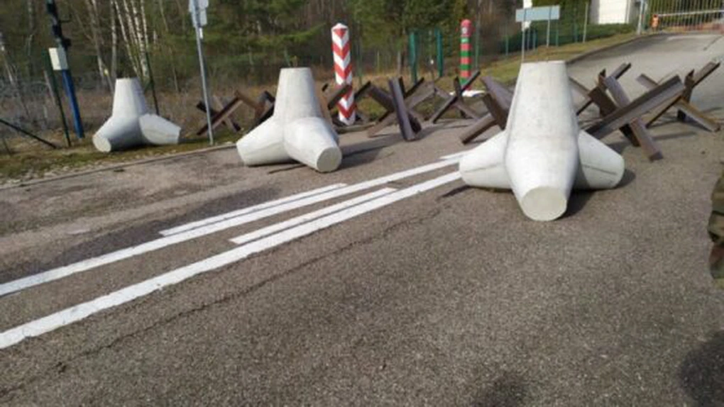 Polonia își întărește cu bariere antitanc frontierele cu Belarus și Rusia