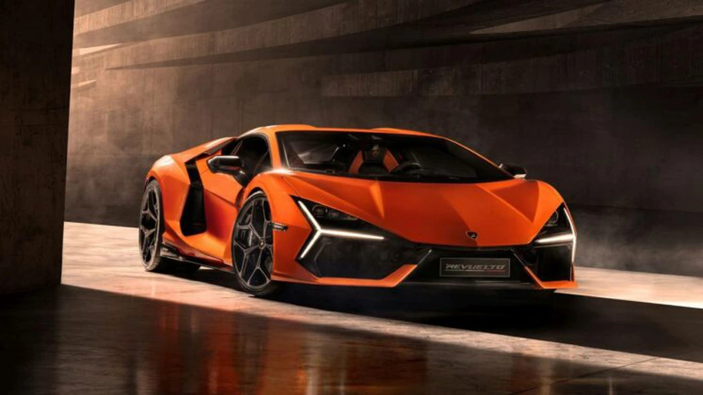 Lamborghini intră în era plug-in hybrid cu Revuelto. Și cu un preț de circa 500.000 de euro
