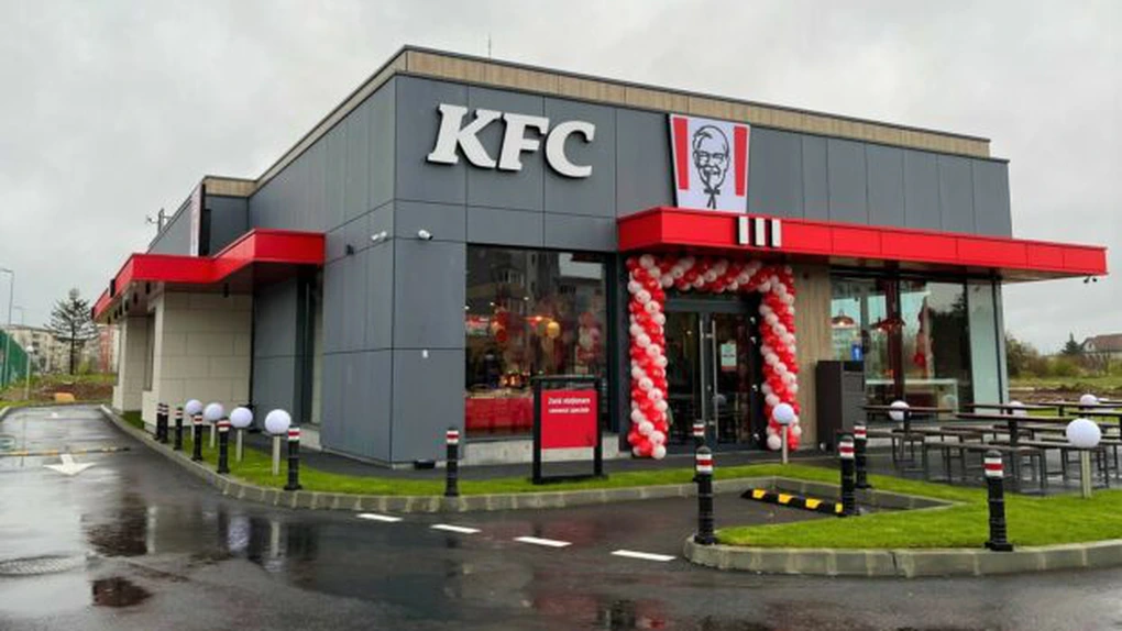 KFC a ajuns la 100 de restaurante. Ce se întâmplă acum în bucătăria digitalizată a liderului pieței preparatelor din pui din România. Vor ajunge la 200 de angajați srilankezi